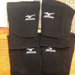 Mizuno volleyball knee and elbow pads never used